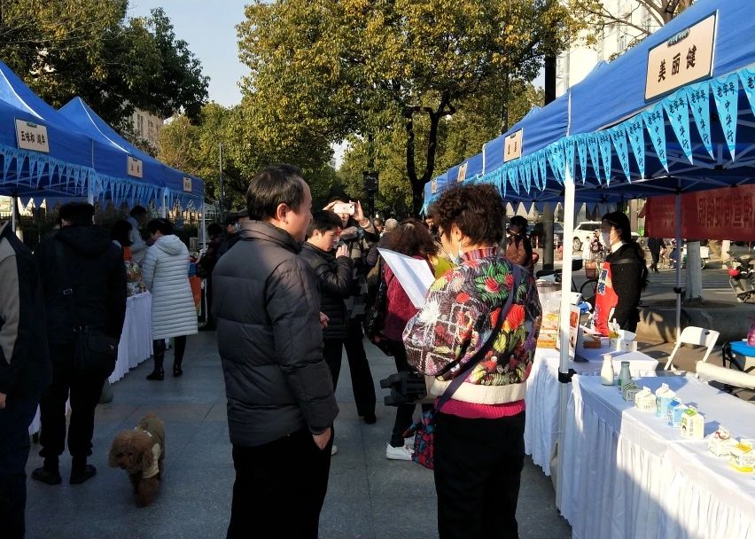 “老字号 中华行” 走进景安社区 亮相年货节