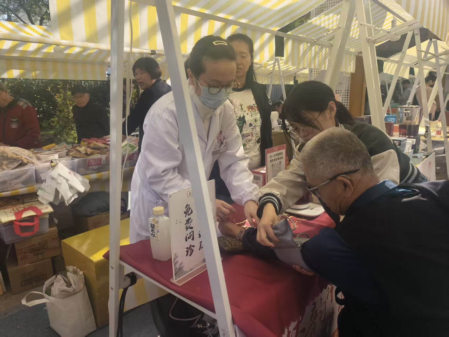 老字号来到家门口！丁兰街道重阳市集暖意融融